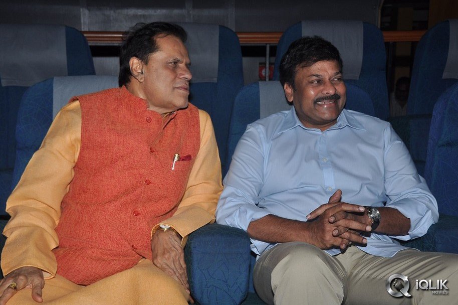 Chiranjeevi-at-Sachin-Tendulkar-Kadu-Premiere-Show